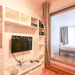 Bail Mobilite - Studio Victor Hugo - Arc De Triomphe Furnished Apartment Rental